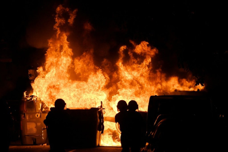 Fresh violence between protesters and police flared again in Barcelona for a second night running