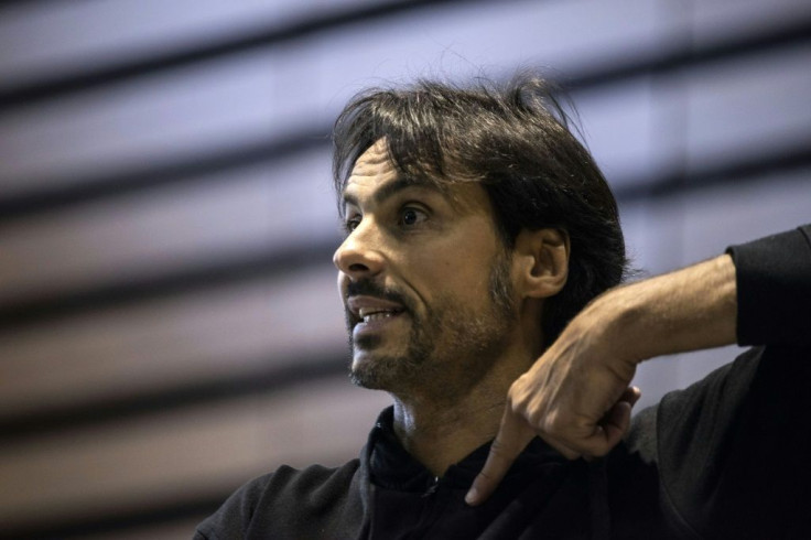 Artistic Director Igor Yebra making a point in a discussion with dancers at Uruguay's National Ballet company