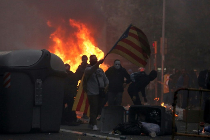 Heavy clashes once again on the sidelines of the Barcelona march, which drew more than half a million protesters