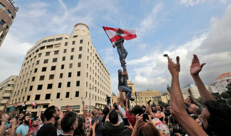 The demonstrators brought the capital Beirut to a standstill