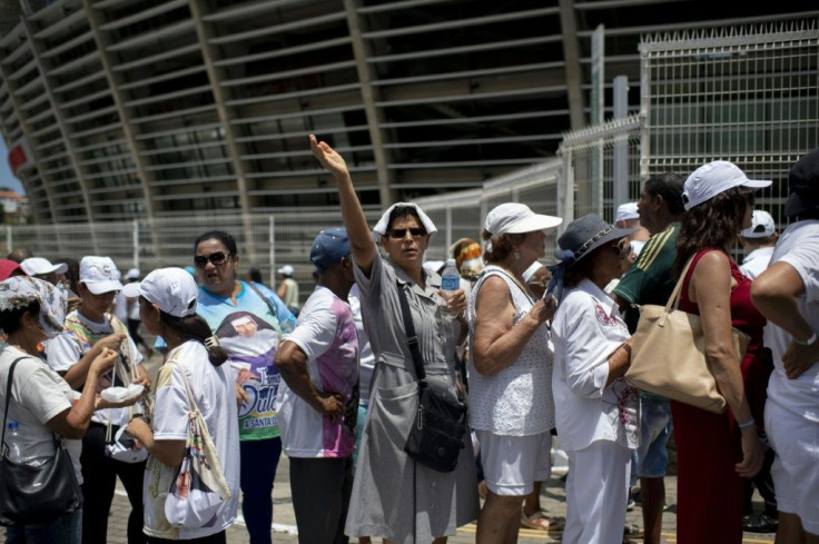 Faithful gather for the canonization ceremony of Blessed Dulce Lopes Pontes