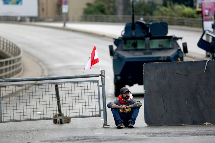 Lebanese protesters set up fresh blockades to close key roads despite increased security