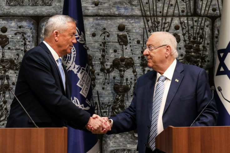 Israeli President Reuven Rivlin (R) held a press conference on Wednesday to officially task ex-military chief Benny Gantz with forming a government