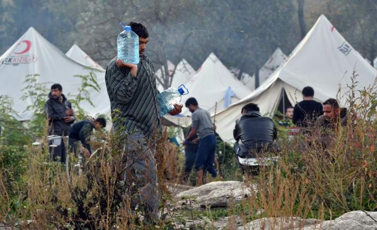 "It is good to bring water, to collect garbage. But who will take care of the large number of migrants with scabies, tuberculosis and hepatitis?" local manager Selam Midzic asks