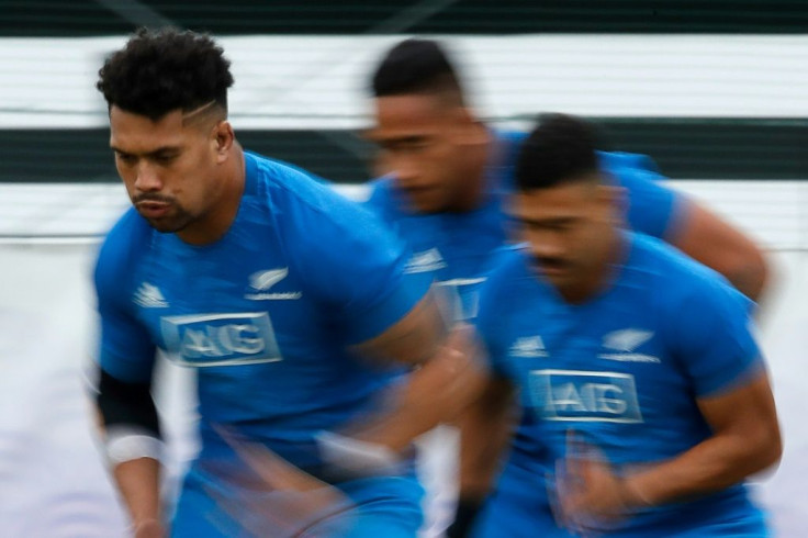 Ardie Savea (L) is a formidable presence in New Zealand's back row