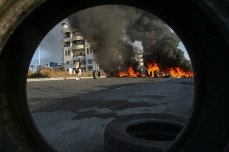 The army scuffled with demonstrators in the southern city of Sidon