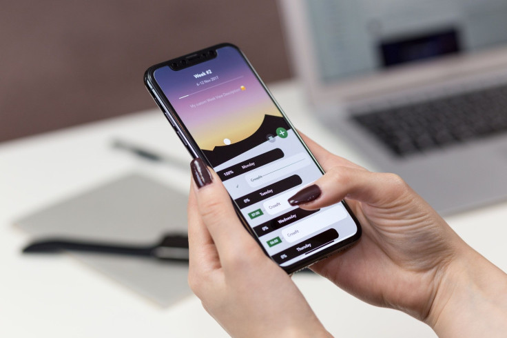 connection-data-desk-892757