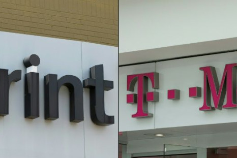 Wireless carriers T-Mobile and Sprint moved a step closer to merging, winning the approval of the Federal Communications Commission for their $26 billion tie-up