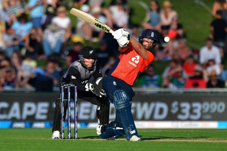 Dawid Malan battered the New Zealand bowlers, helping England level the T20 series at 2-2