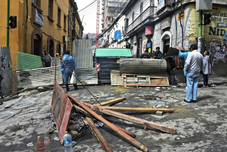 People block a street near the main square in La Paz after Evo Morales resigned as president