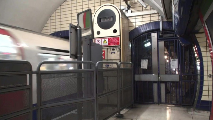 The London Transport Museum organises tours in the abandoned stations of the world's oldest underground railway to discover its secrets.