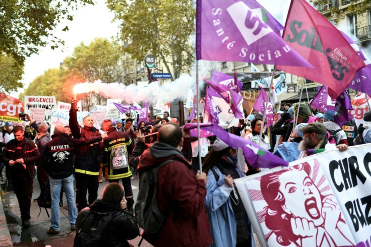 The government fears hospital staff could join other disgruntled groups, such as transport workers who are planning mass strike action in December