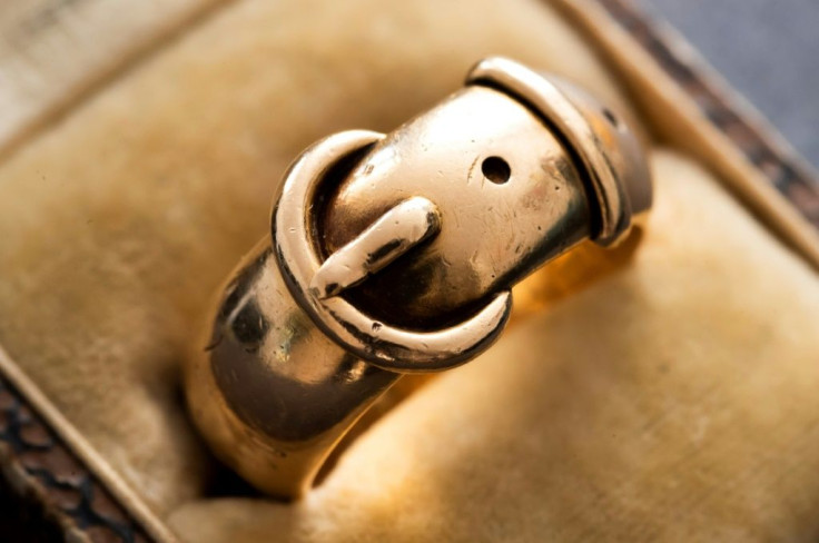 The ring, a joint gift from Wilde to a fellow student in 1876, was taken during a burglary in 2002