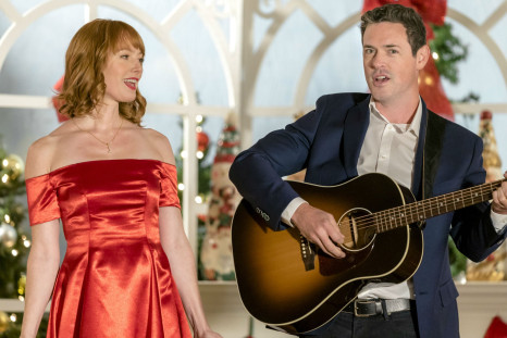 hallmark our christmas love song singing synopsis