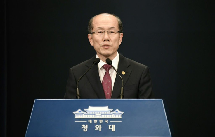 Kim You-geun, a national security official at South Korea's presidential Blue House, confirmed thath the accord, known as GSOMIA, would not be allowed to lapse