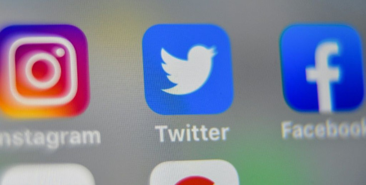 The US is urging Instagram, Twitter and Facebook to suspend Iranian government accounts until Tehran re-establishes internet service in the country