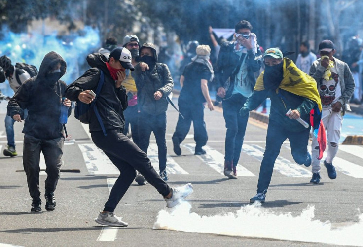 Demonstrators battled riot police during the November 23 demo in Bogota against the government of Colombian President Ivan Duque