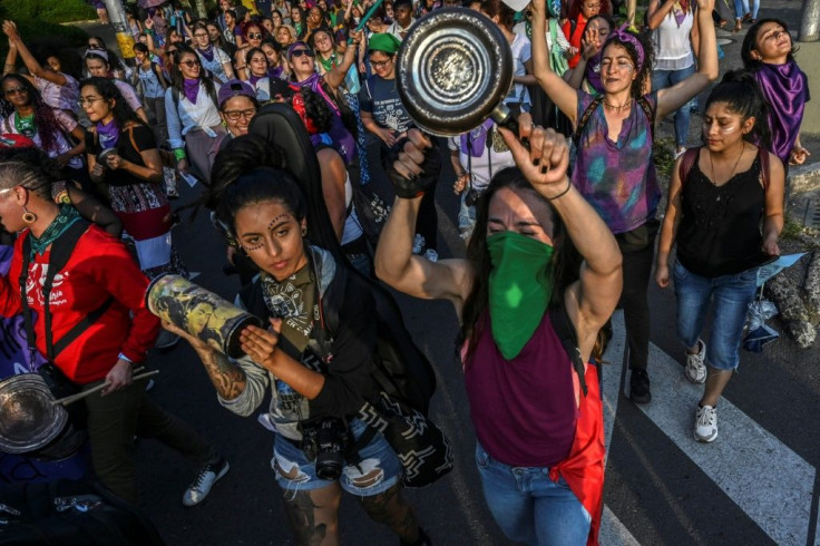Thousands of Colombians took to the streets on November 25 to participate in a protest which coincided with the march for the International Day for the Elimination of Violence against Women