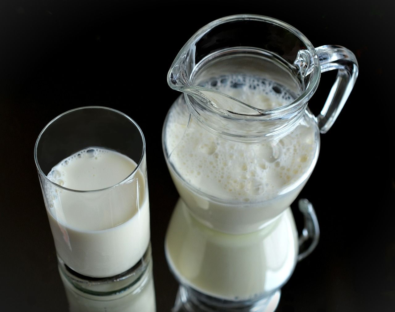 warm-milk-before-bed-researchers-shed-light-on-milk-s-sleep-enhancing