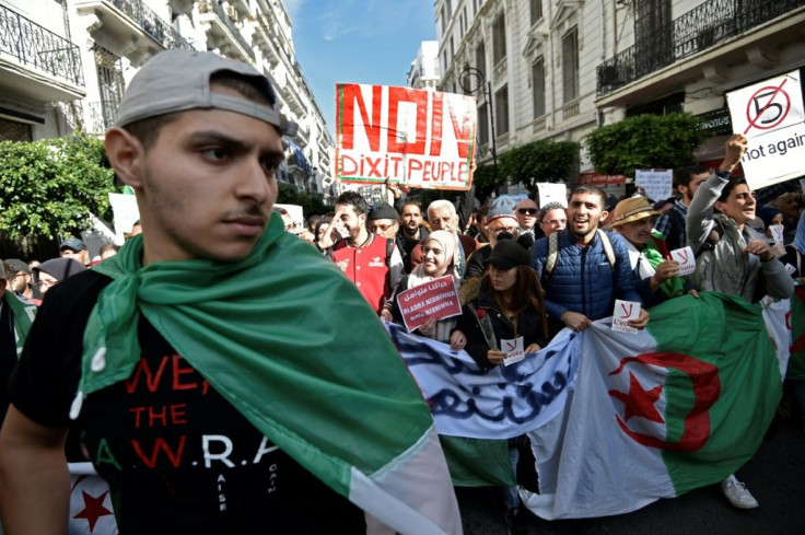 Demonstrators make their feelings known in Algiers on November 26, 2019