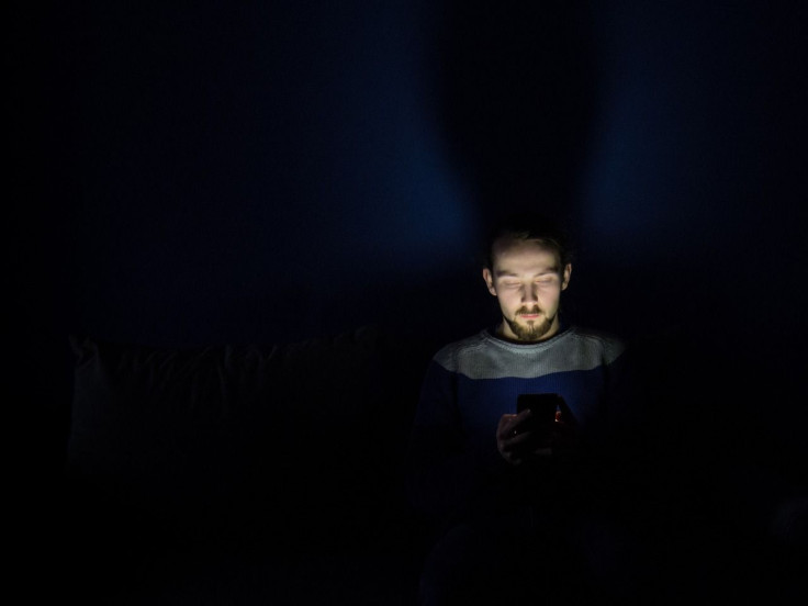 using smartphone at night could raise blood sugar levels