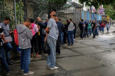 Jobseekers at an employment fair in Rio de Janeiro in June 2019 -- Brazil's economy grew by a better-than-expected 0.6 percent in the third quarter, but unemployment still affects 12.4 million Brazilians