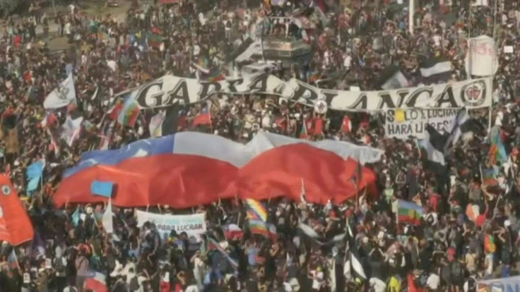 Chilean demonstrators hit the streets of the capital again