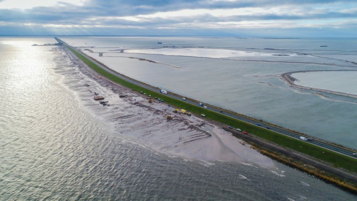 No rocks in the Netherlands? Use sand