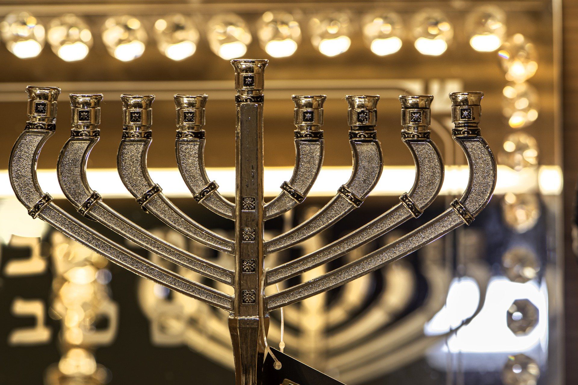 Hanukkah 2021 When Does The Jewish Holiday Start And How To Celebrate