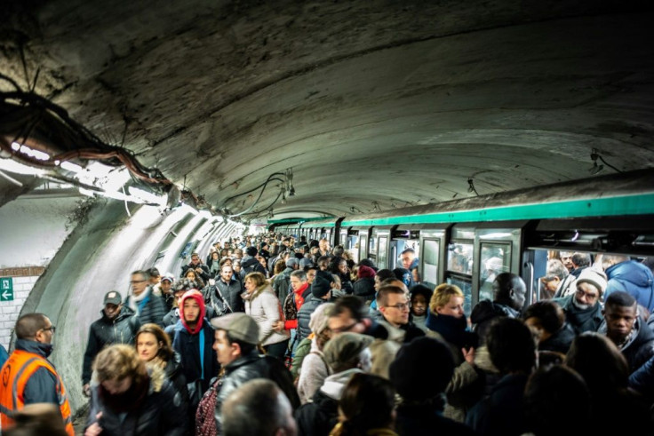 Commuters crowded the quais of the few Paris metro lines running on Monday during the pensions strike.