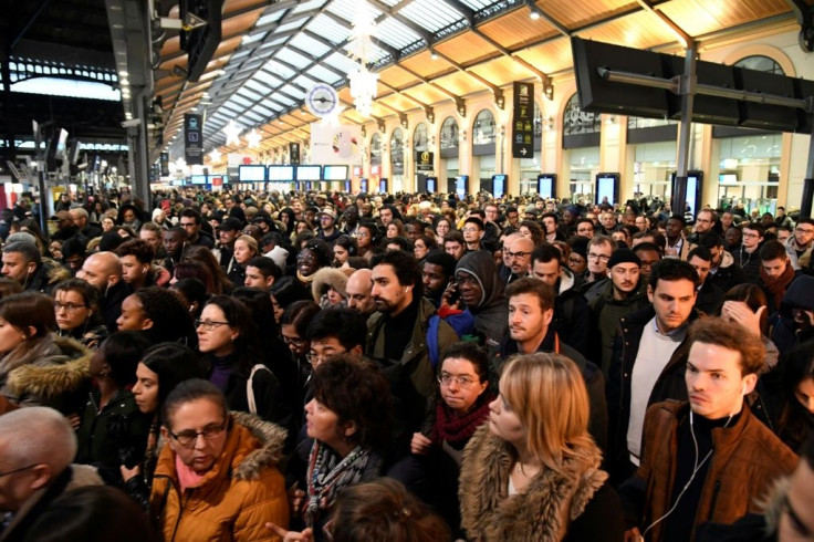 Commuters waited for the few trains departing the Saint-Lazare station in Paris on Monday, on the twelfth day of a strike over pension reforms.