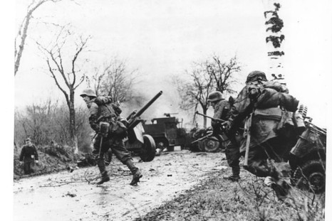 German_troops_at_Battle_of_the_Bulge,_16_December_1944
