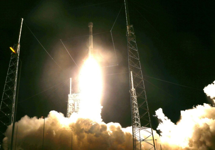 The Atlas V rocket carrying the Starliner capsule lifted off normally from Cape Canaveral, Florida, but a clock problem prevented the capsule from reaching the International Space Station