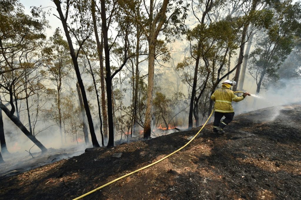 Power Supply Fears As Troops Called To Battle Australia Bushfires | IBTimes