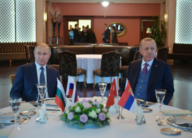 Russian President Vladimir Putin and Turkish President Recep Tayyip Erdogan at a meeting in Istanbul