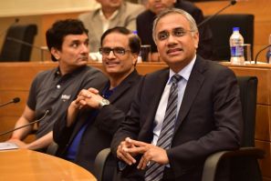 Infosys said its probe had found no proof of misconduct or financial fraud by top executives including CEO Salil Parekh (R)