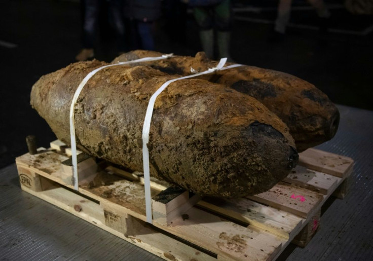Experts made safe two WWII bombs in Dortmund after the evacuation of around 14,000 people