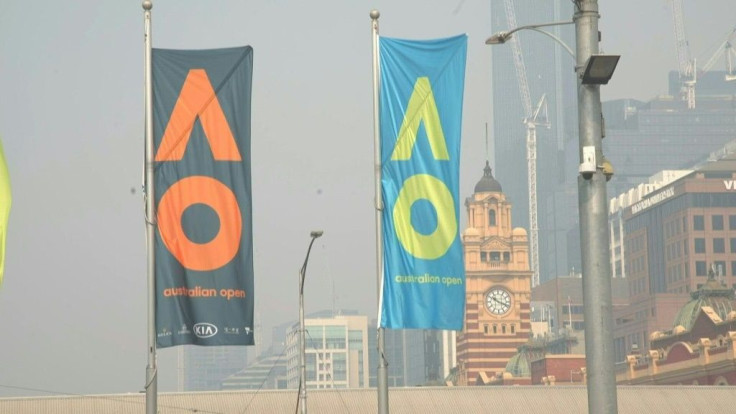 Soaring pollution halts Australian Open practice and delays qualifying on Tuesday as smoke from raging bushfires hit the build-up to the season's opening Grand Slam.