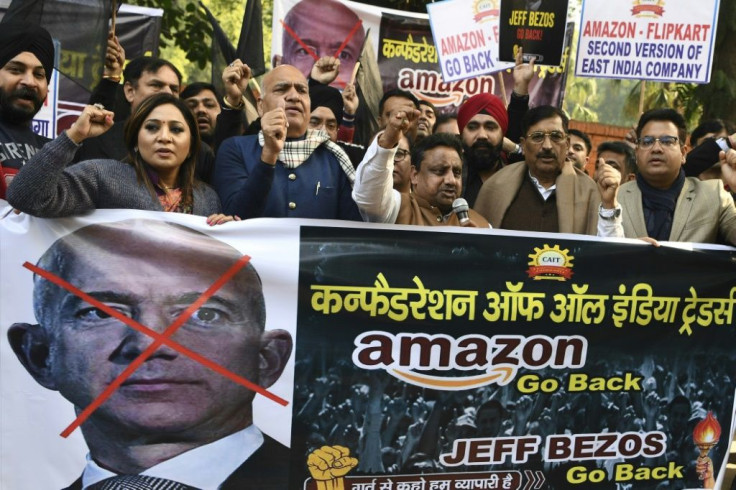 Indian traders protested in Delhi against e-commerce giant Amazon