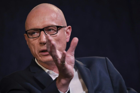 News Corp CEO Robert Thompson says the group's news aggregation application will offer content from a variety of sources and will be free from "filter bubbles"