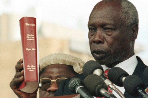 Former Kenyan president Daniel Arap Moi, seen here in 1998, has died