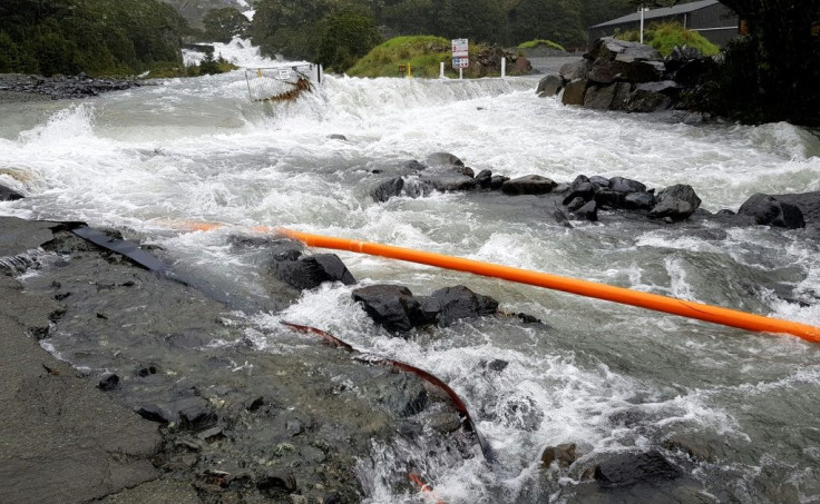 Power to affected areas was cut off as a precaution and evacuation centres were set up by New Zealand authorities
