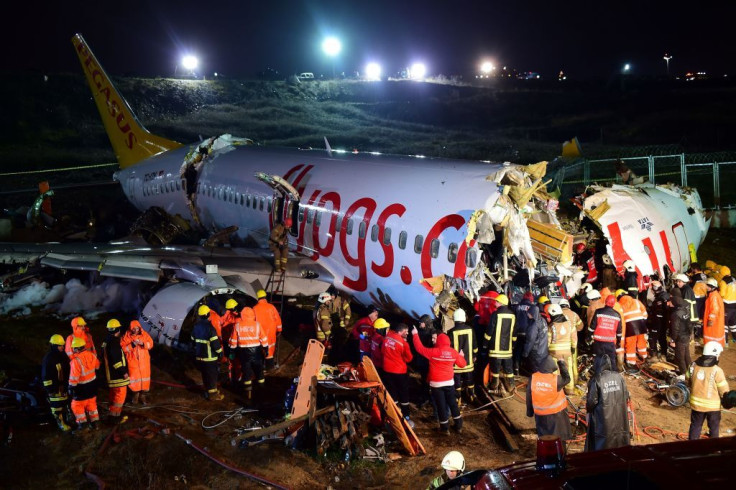 Pegasus Airlines Boeing 737 Plane Crash - Turkey