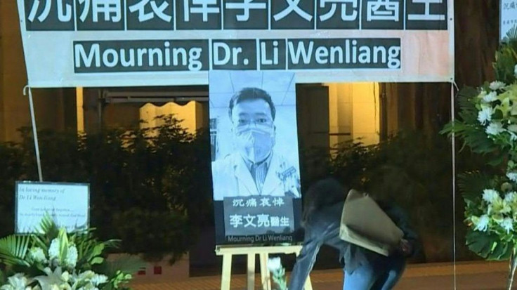 People attend a vigil in Hong Kong in honour of the Chinese doctor who raised the death alert for the coronavirus. The death of Li Wenliang, who had been punished for sounding the alarm about the emergence of this new virus, has unleashed great anger in C