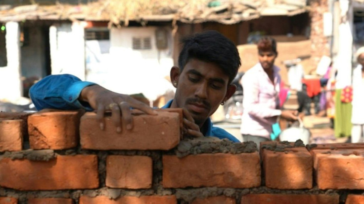 IMAGES AND SOUNDBITEN°1P74W1A 700-metre-long wall has been built in Ahmedabad, allegedly to hide a slum, ahead of US President Donald Trumpâs visit to the western Indian city on Monday.