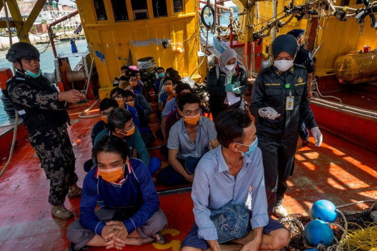 Vietnamese fishermen have been detained by Indonesian authorities for illegal fishing in Natuna waters