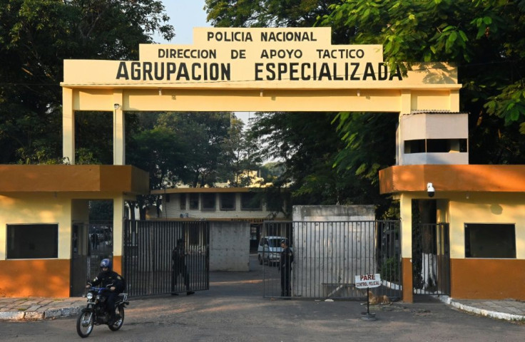 Ronaldinho, the two-time world player of the year, and his brother Roberto spent the night in the headquarters of the Specialized Police Group in Asuncion