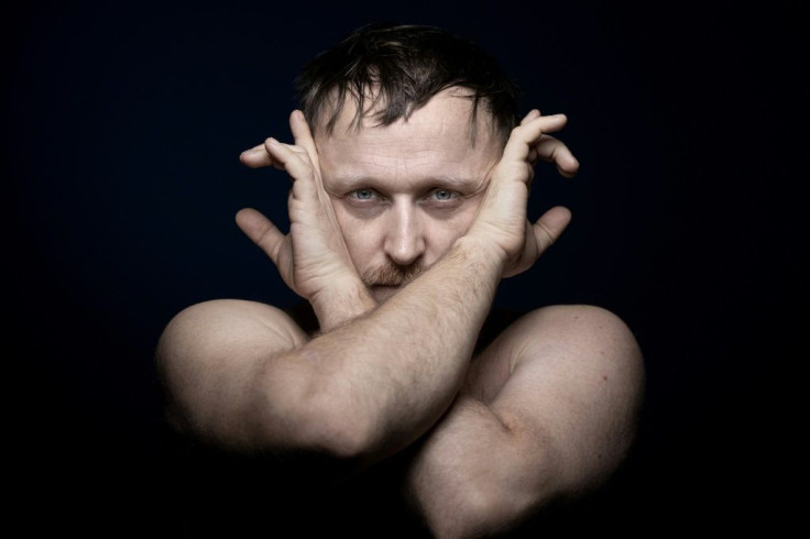 Damien Jalet had Madonna sing her 1998 ballad "Frozen" behind a video screen for the "Madame X" tour