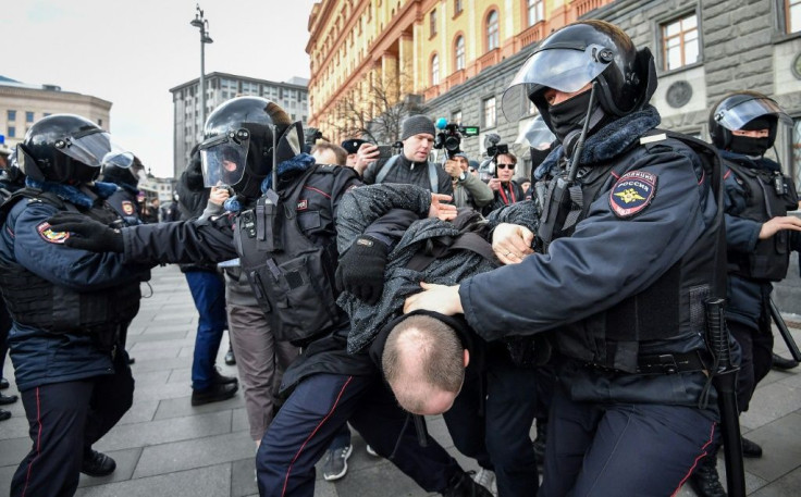 Russian riot police detained around 30 people at an unauthorised protest against "political repressions" outside the headquarters of the FSB security services in central Moscow