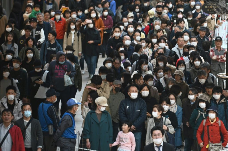 Tens of thousands queued at Sendai station to see the Olympic flame